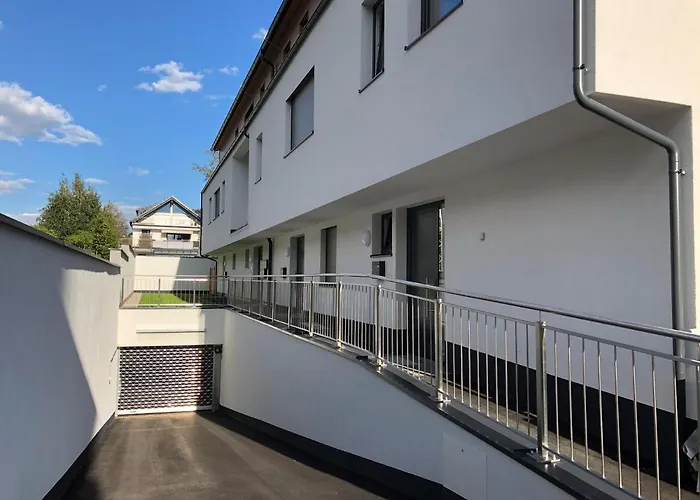 - Neualm Center Апартаменты