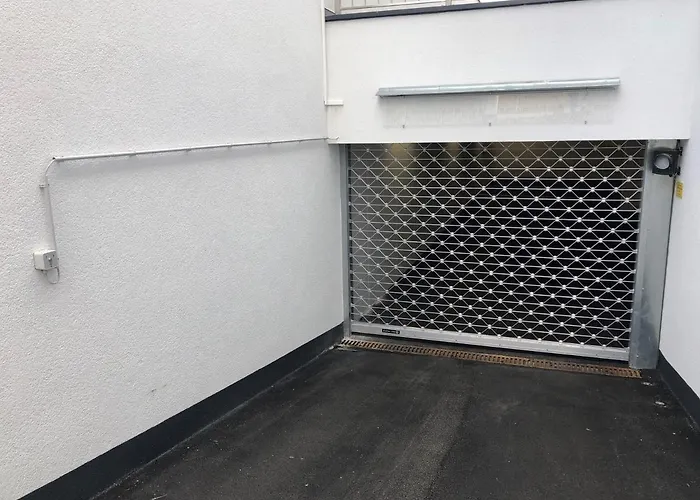 - Neualm Center דירה